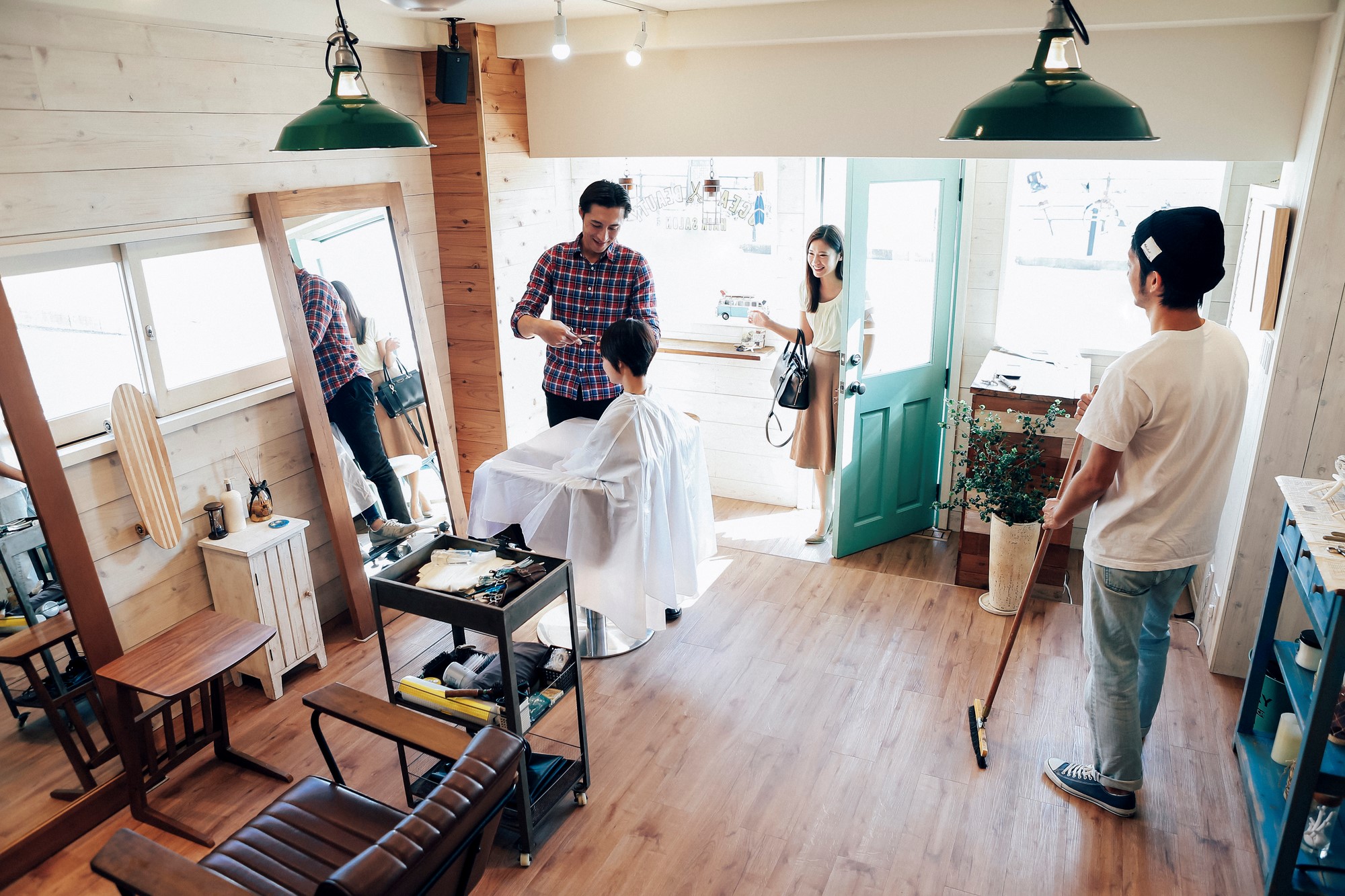 美容師がキャリアアップしたら年収いくらになる 年収診断実施中