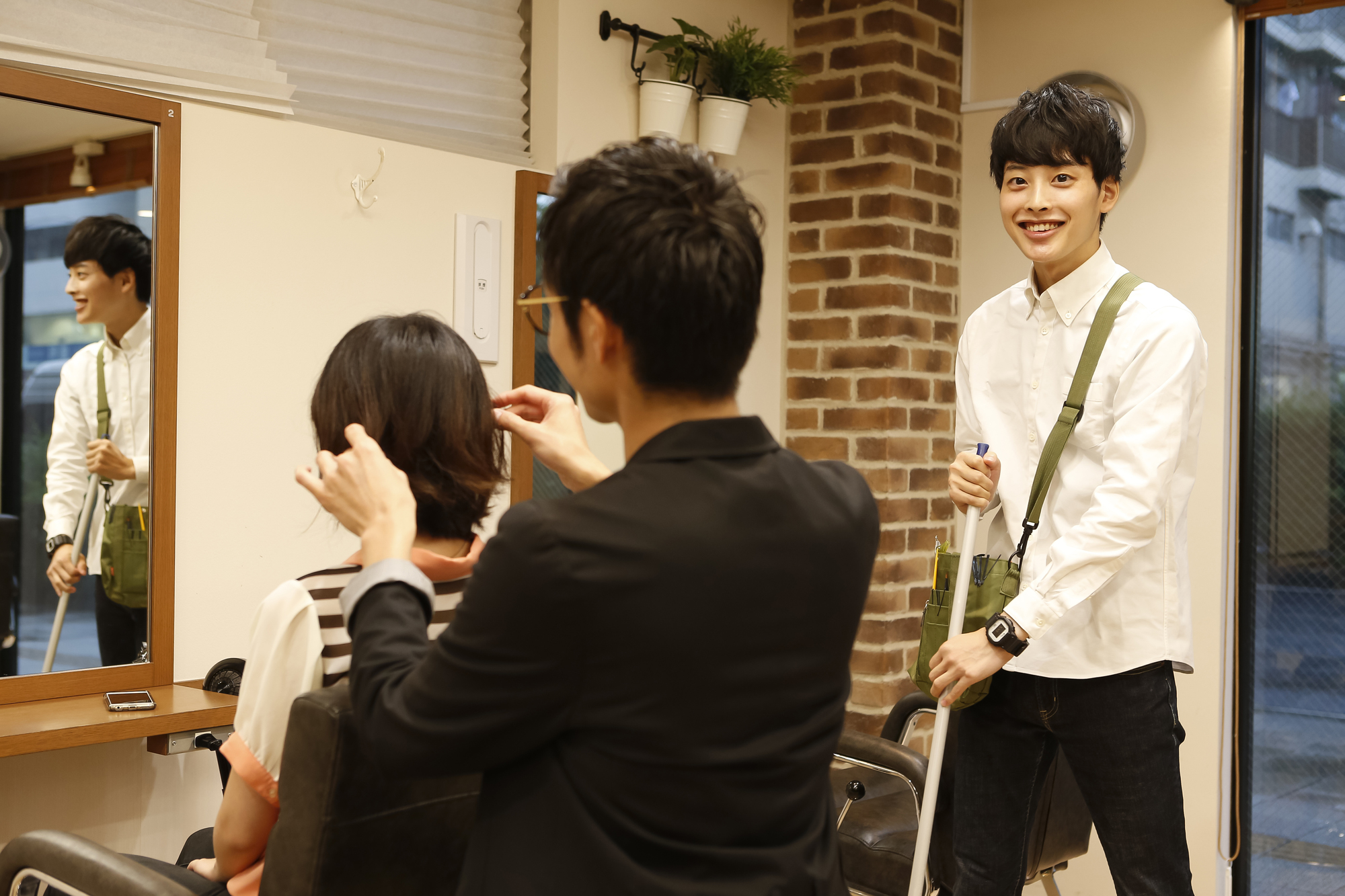 アシスタントで辞めるのはもったいない 早くデビューして美容師を楽しもう